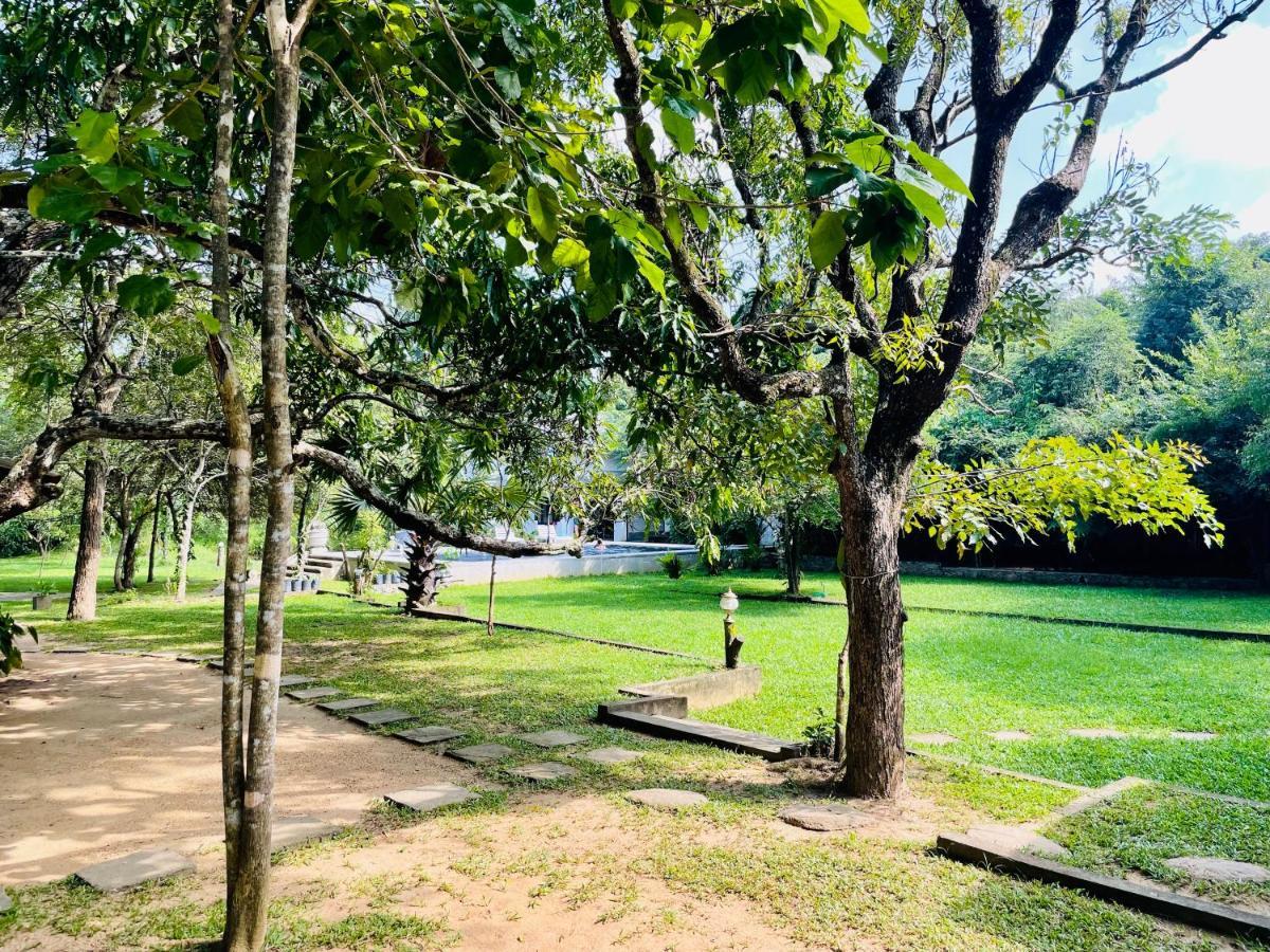 Hotel Sigiriya Kele ภายนอก รูปภาพ