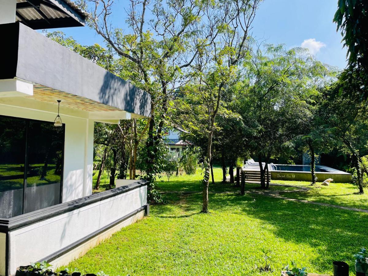 Hotel Sigiriya Kele ภายนอก รูปภาพ